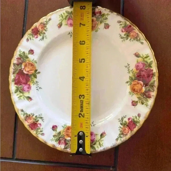 Vintage Royal Albert china set - Picture 7 of 13